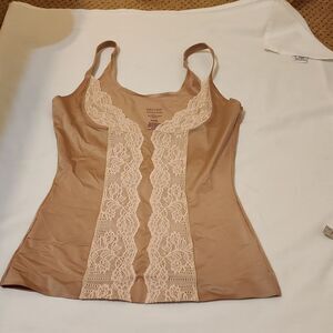 BETTER ON TOP Slimming Tank lace details size medium